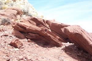 Rock layers along rim trail